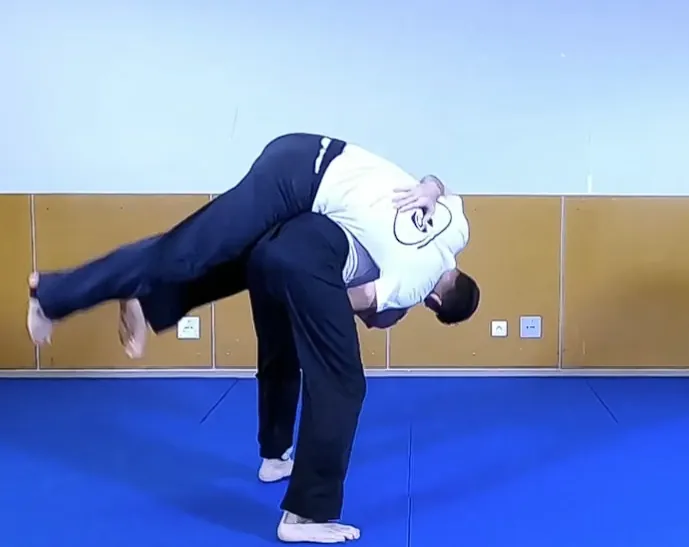 Krav Maga strike defence